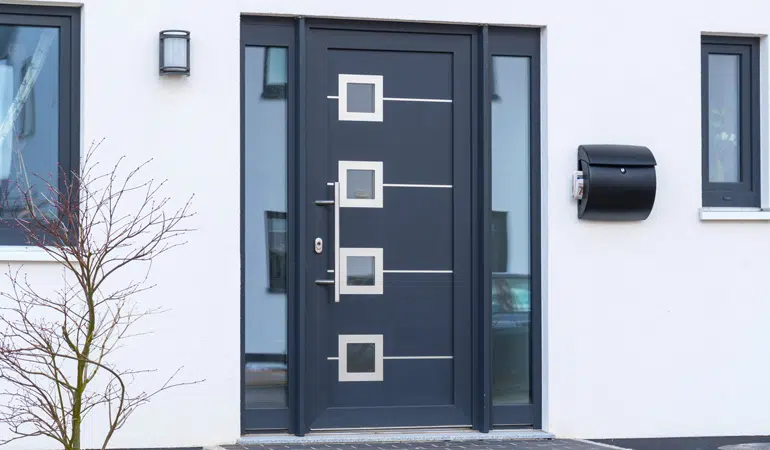 L'importance de la poignée dans le design d'une porte d'entrée - Fabricant  de porte d'entrée et panneaux de portes d'entrée