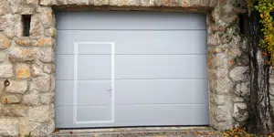Porte de garage sectionnelle avec portillon pas cher