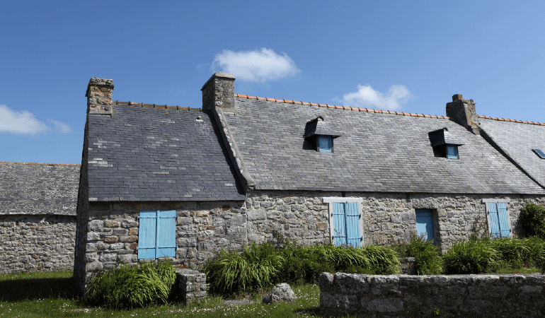 Toiture en ardoise après rénovation